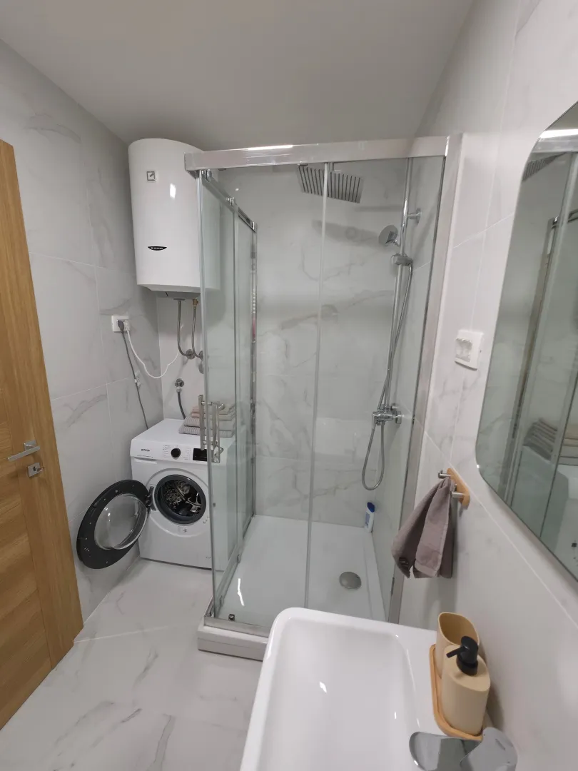 Izdavanje, jednosoban stan, 41m², Tološi, Podgorica