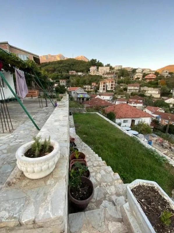 Sale, house, 60m², Zelenika, Podgorica