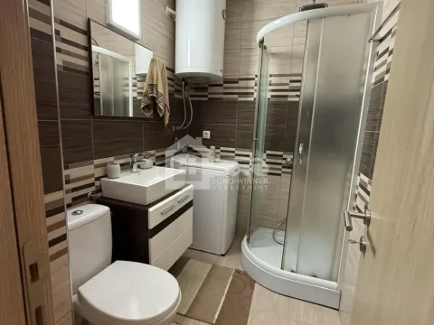 Izdavanje, trosoban stan, 58m², Sremčica, Beograd - image 19