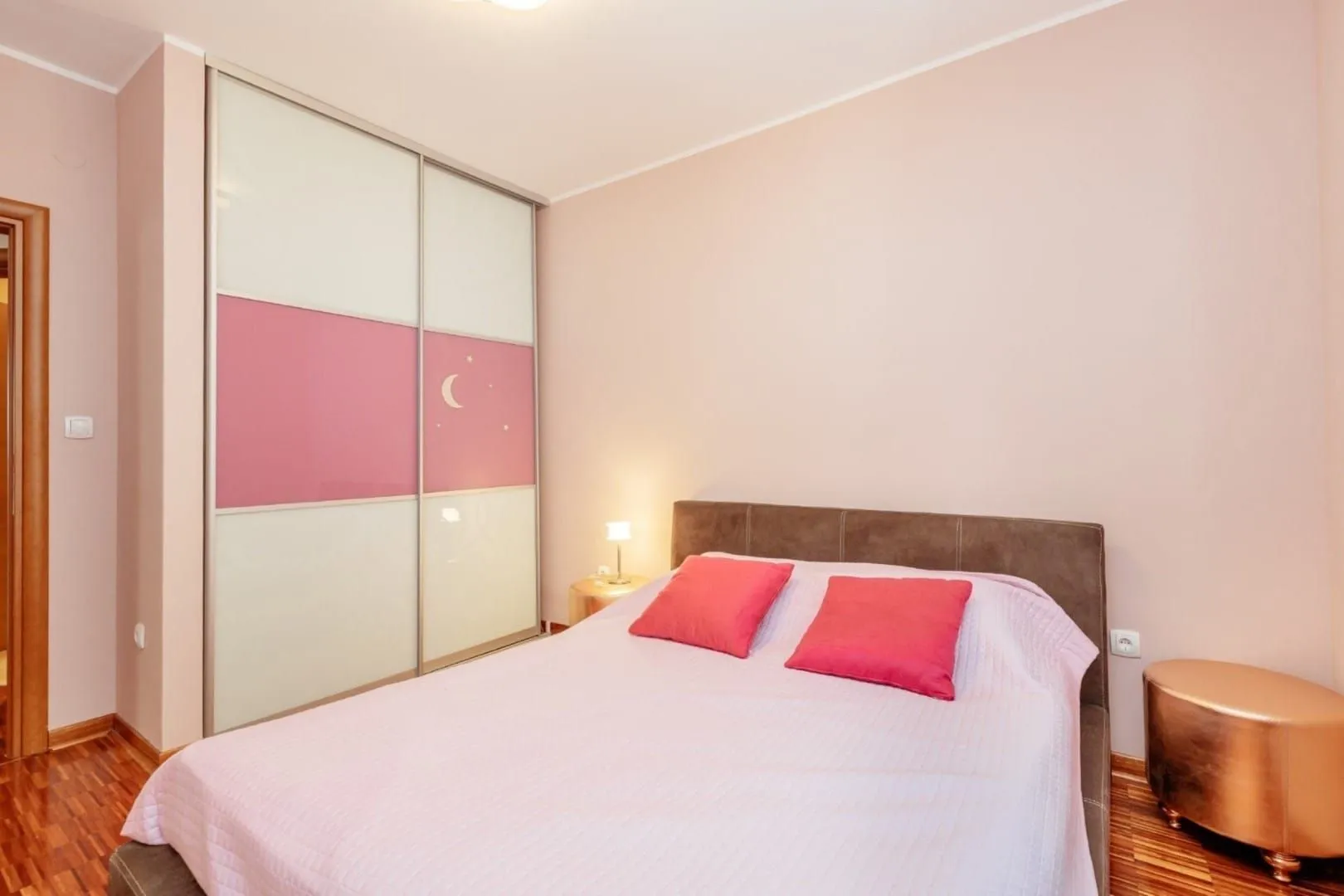Prodaja, dvosoban stan, 100m², Stoliv, Kotor