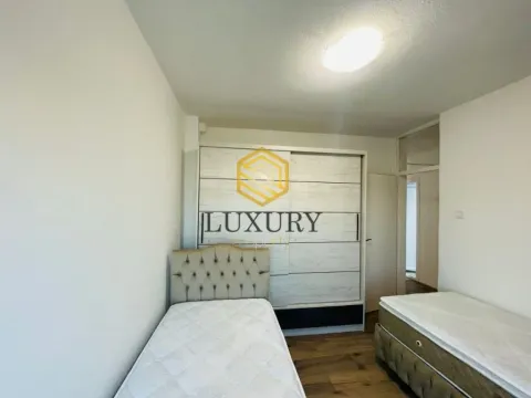 Izdavanje, dvosoban stan, 80m², Blok 6, Podgorica - image 7