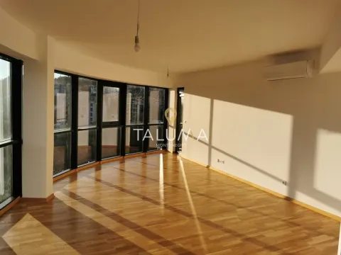 Izdavanje, trosoban stan, 117m², Momišići, Podgorica - image 5