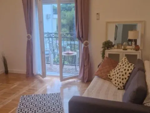 Rent, one bedroom apartment, 53m², Pod Kuk, Tivat