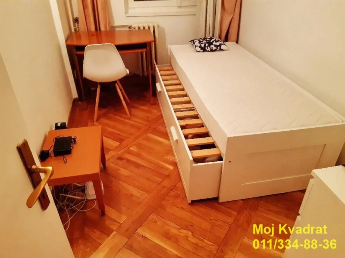 Izdavanje, četvorosoban stan, 94m², Savski Venac, Beograd