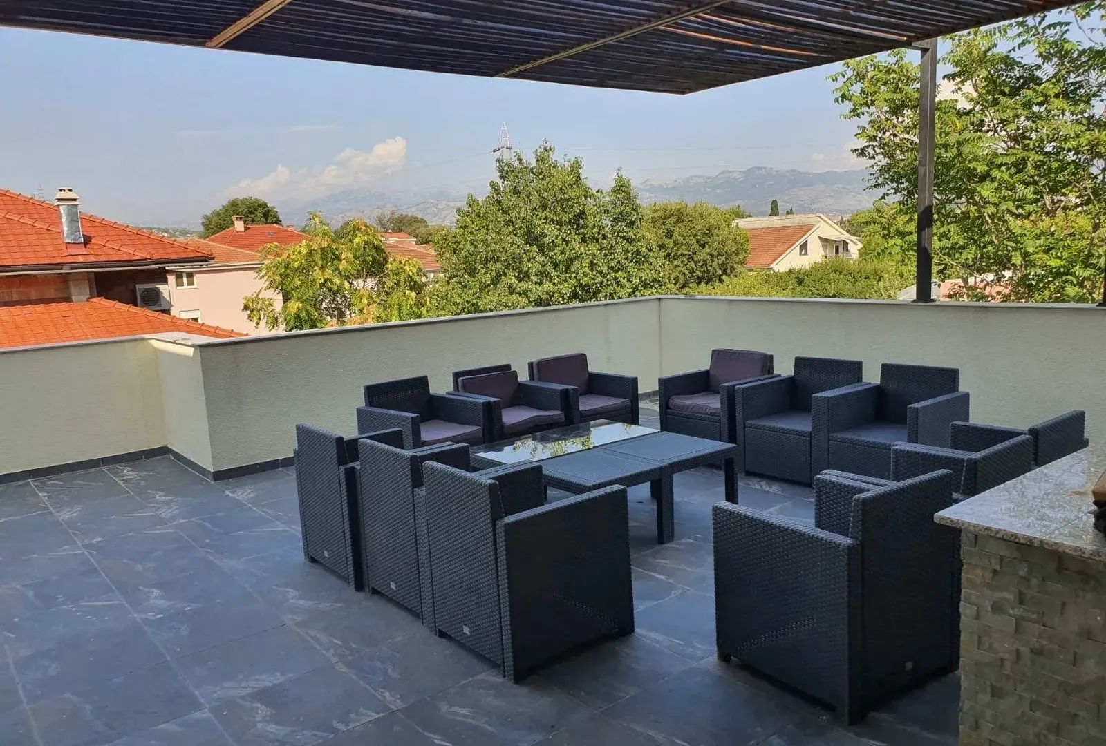 Prodaja, kuća, 260m², Gornja Gorica, Podgorica