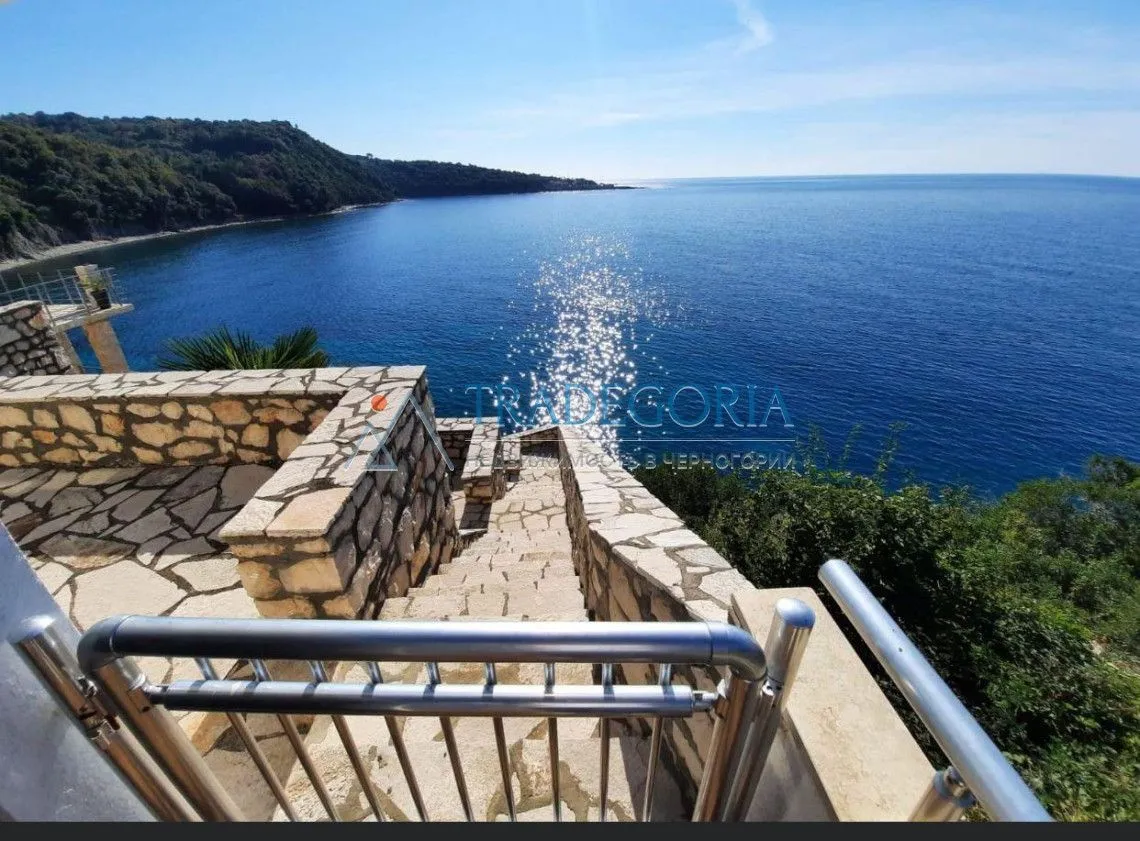 Prodaja, kuća, 450m², Dobra Voda, Bar