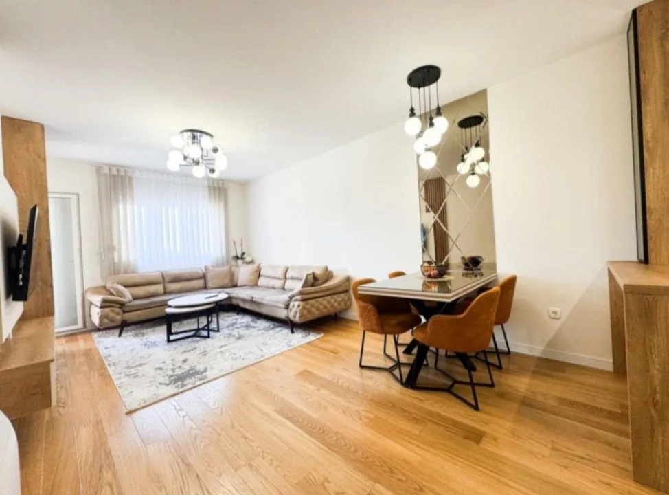 Prodaja, dvosoban stan, 70m², Central Point, Podgorica