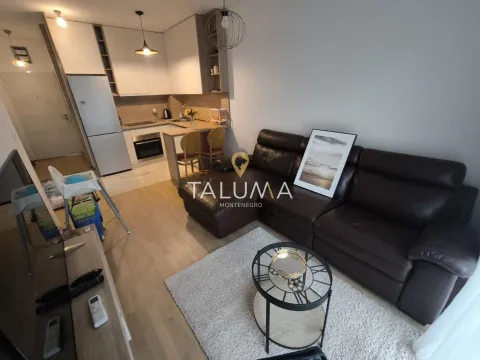 Rent, one bedroom apartment, 37m², City Kvart, Podgorica - image 1