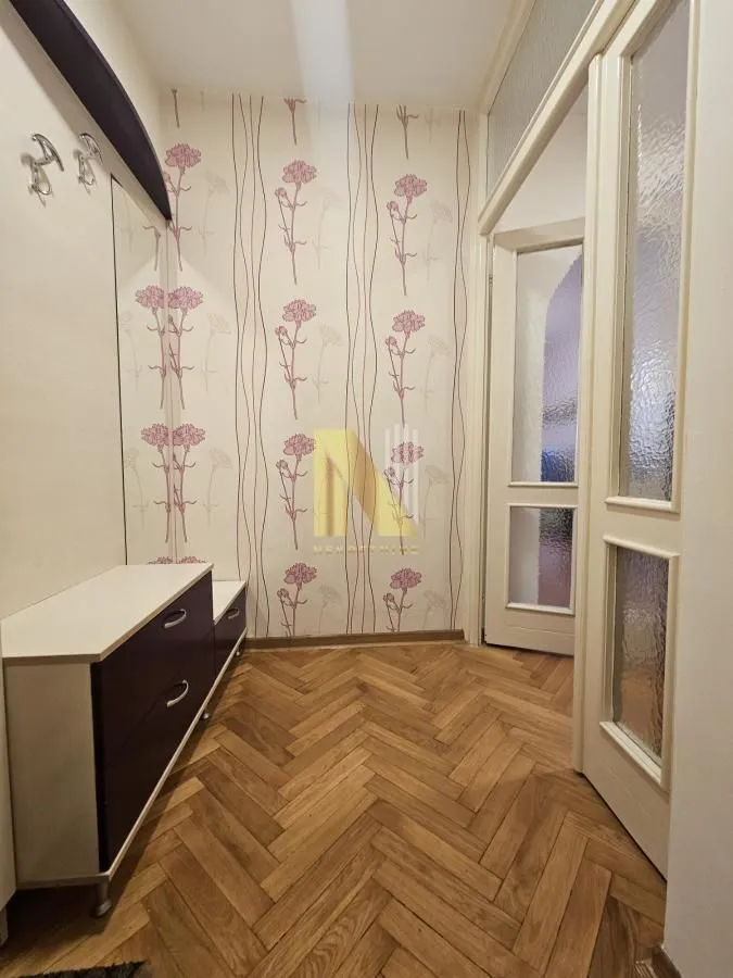 Izdavanje, dvosoban stan, 54m², Centar, Novi Sad