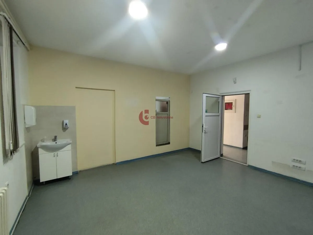 Rent, office space, 320m², Centar, Subotica