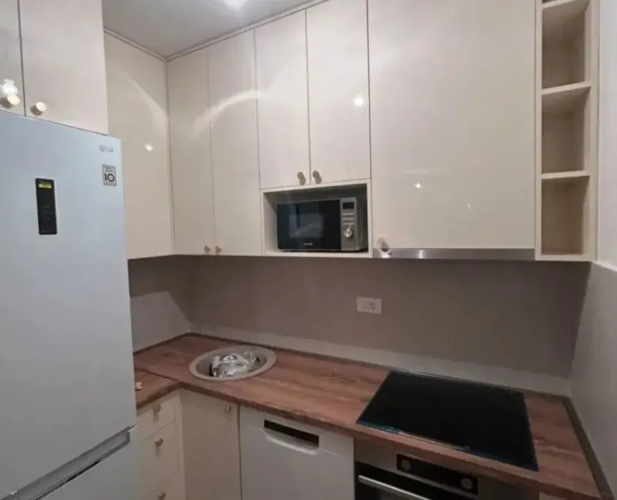 Izdavanje, jednosoban stan, 45m², Central Point, Podgorica