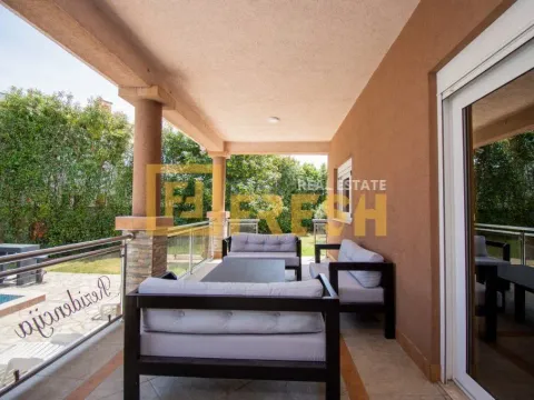 Izdavanje, kuća, 330m², Zeta, Podgorica - image 14