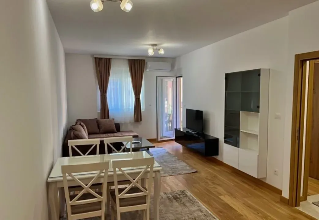Izdavanje, jednosoban stan, 48m², New City, Podgorica