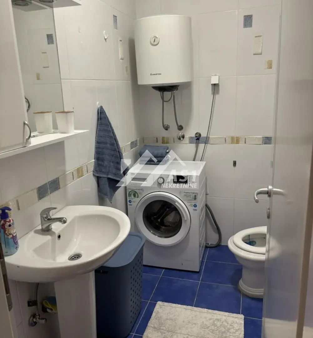 Izdavanje, dvosoban stan, 45m², Bulevar Oslobodjenja, Novi Sad Sve Podlokacije