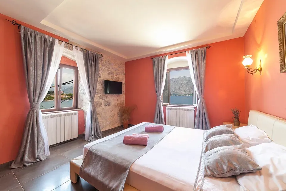 Prodaja, kuća, 450m², Prčanj, Kotor