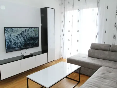 Izdavanje, jednosoban stan, 43m², Lazi, Budva - image 6