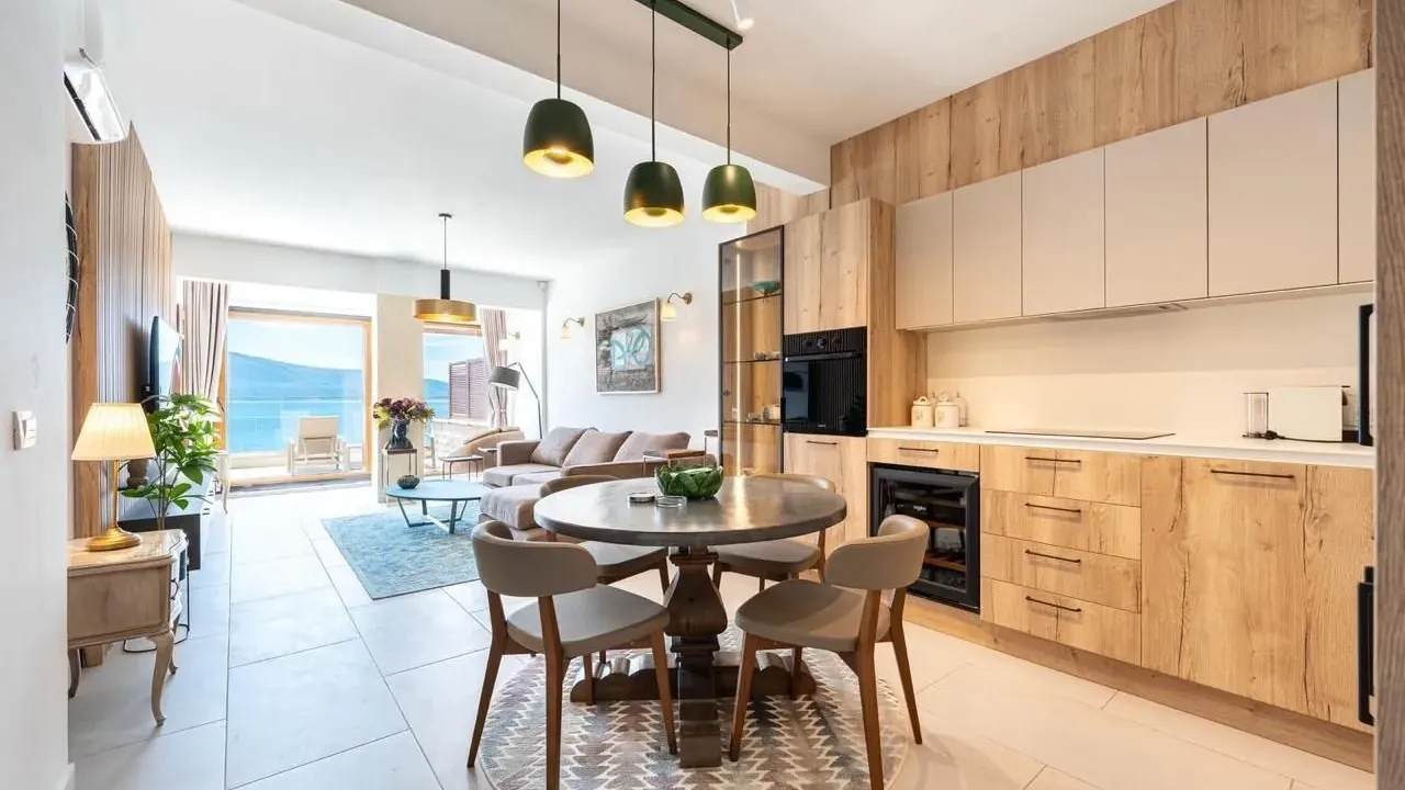 Prodaja, dvosoban stan, 67m², Tivat, Crna Gora