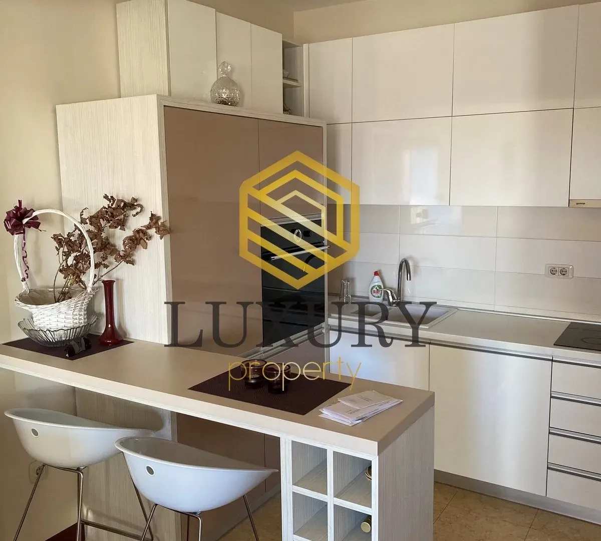 Izdavanje, jednosoban stan, 53m², Centar, Podgorica