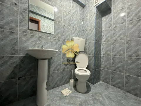Izdavanje, trosoban stan, 90m², Krivi Most, Podgorica - image 12