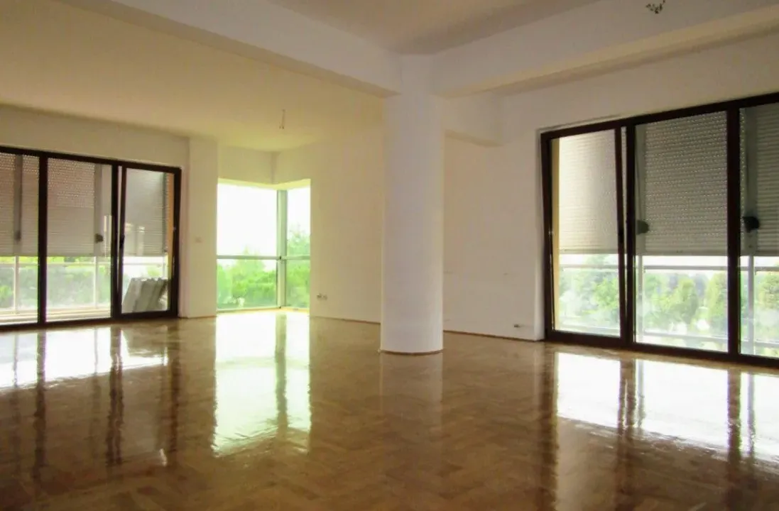 Prodaja, trosoban stan, 138m², Preko Morače, Podgorica