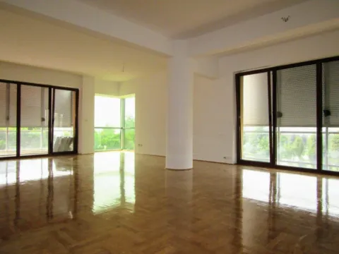 Prodaja, trosoban stan, 138m2, Preko Morače, Podgorica