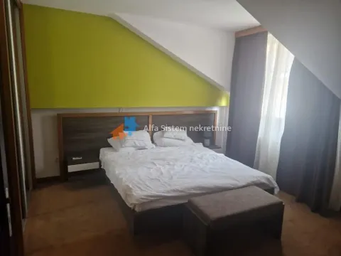 Izdavanje, četvorosoban stan, 160m², Savski Venac, Beograd - image 13