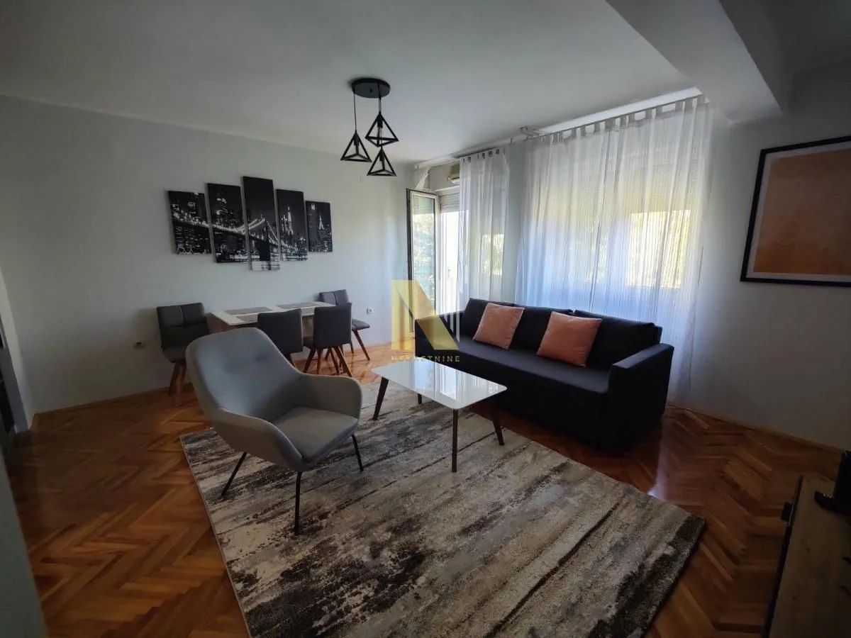 Izdavanje, dvosoban stan, 52m², Rotkvarija, Novi Sad Sve Podlokacije