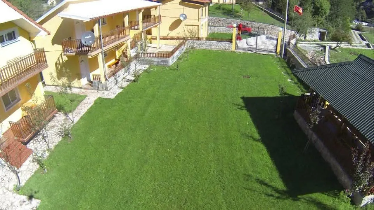 Prodaja, ugostiteljski objekat, 420m², Cetinje, Crna Gora