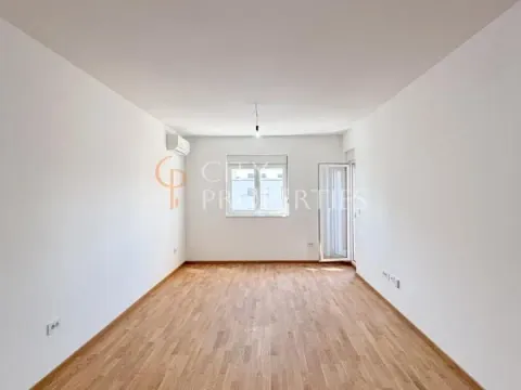 Prodaja, stan, 46m², Stari Aerodrom, Podgorica - image 4