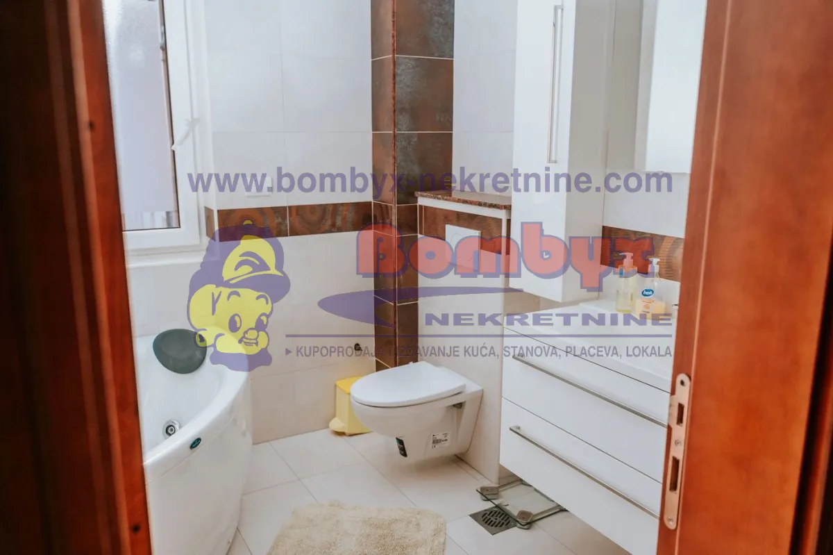 Prodaja, četvorosoban stan, 177m², Centar, Novi Sad