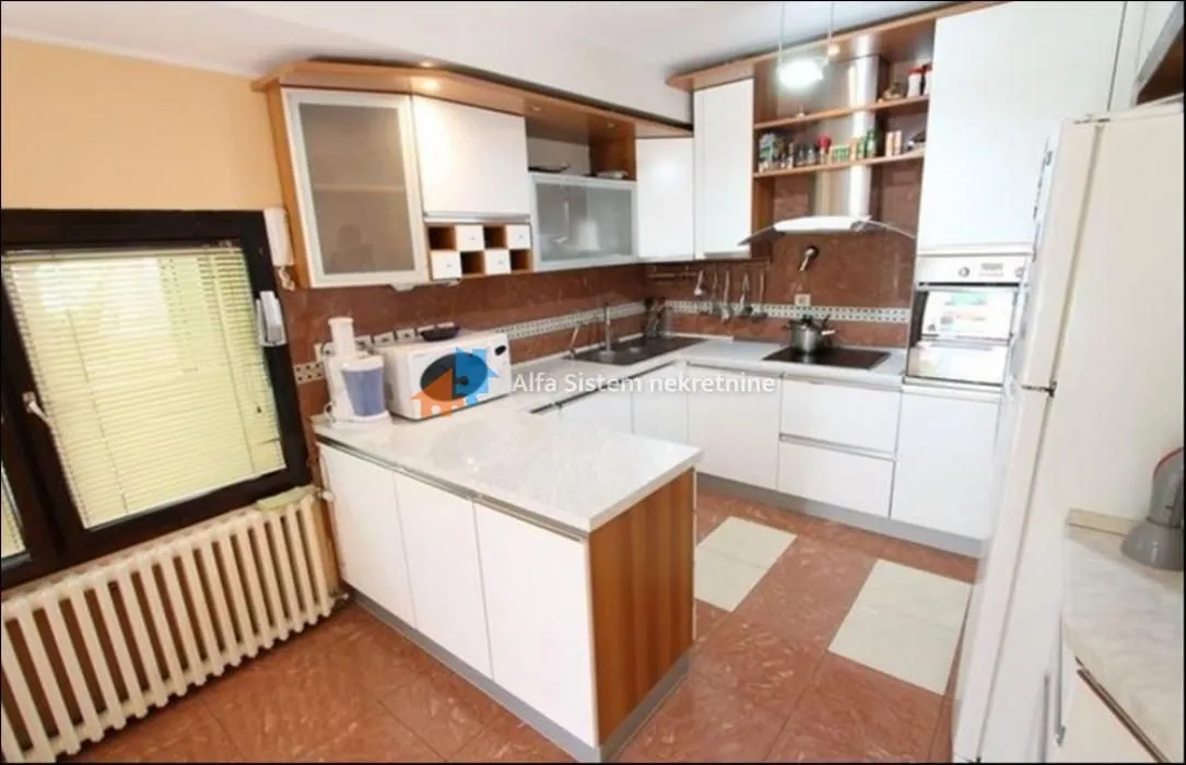 Izdavanje, kuća, 160m², Savski Venac, Beograd