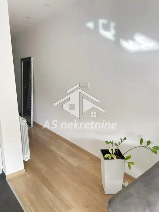 Izdavanje, dvosoban stan, 52m², Lekino Brdo, Voždovac Sve Podlokacije