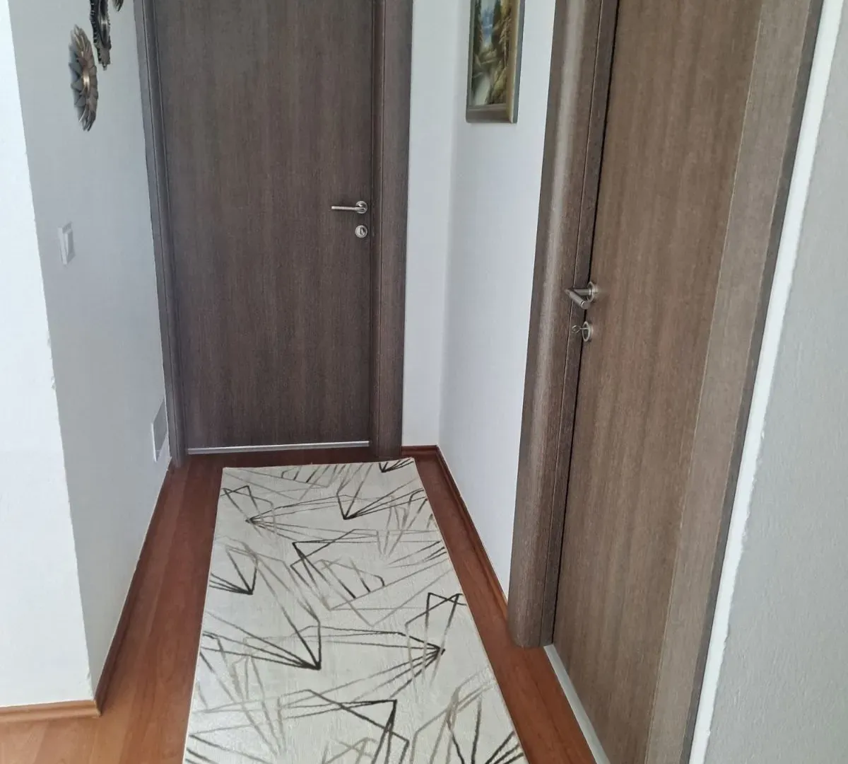 Izdavanje, trosoban stan, 130m², Stari Aerodrom, Podgorica