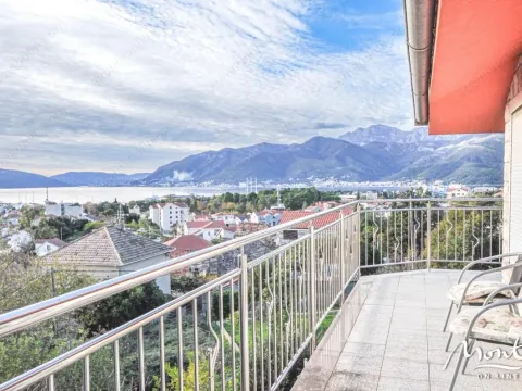 Sale, house, 194m², Tivat, Crna Gora