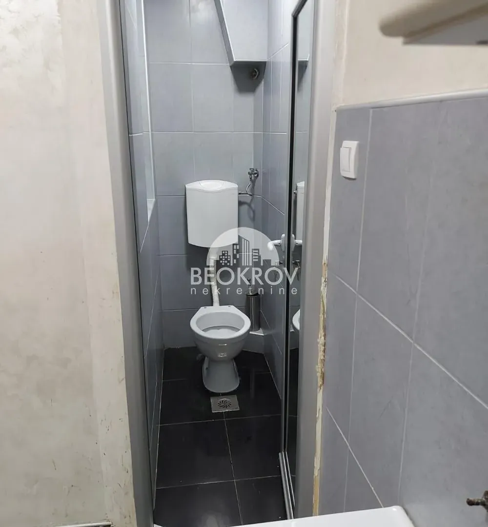 Izdavanje, poslovni prostor, 38m², Stari Grad, Beograd