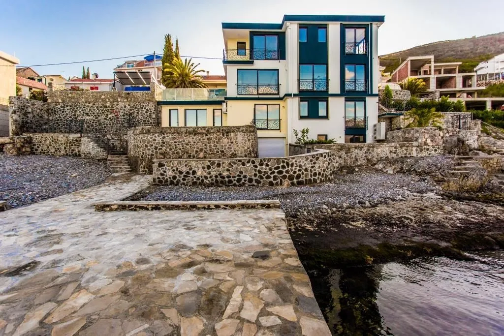 Prodaja, kuća, 420m², Krašići, Tivat