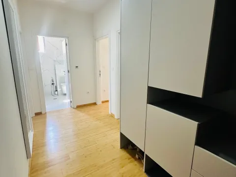 Izdavanje, dvosoban stan, 65m², Rozino, Budva - image 12