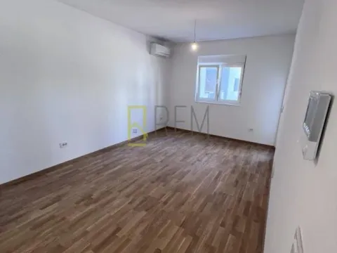 Izdavanje, jednosoban stan, 46m², Stari Aerodrom, Podgorica - image 3
