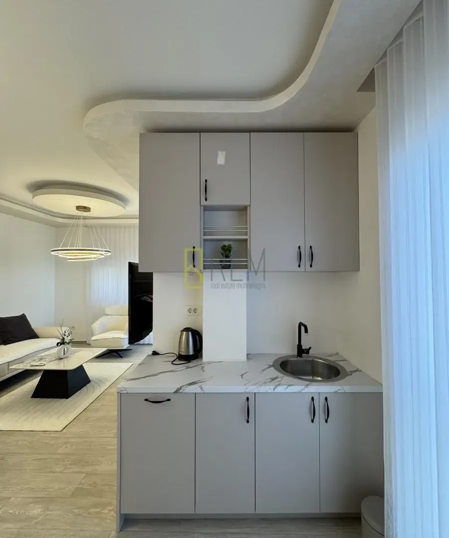 Sale, two bedroom apartment, 75m², Bečići, Budva