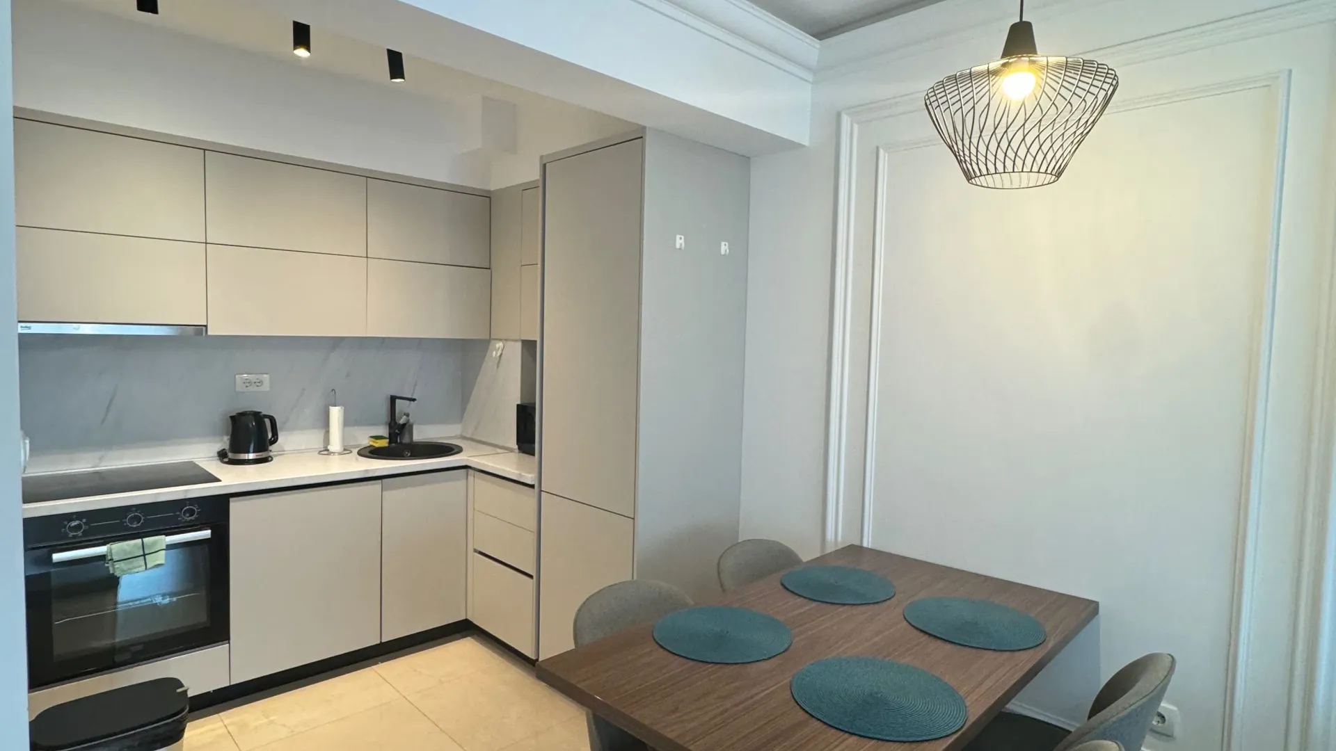 Prodaja, dvosoban stan, 71m², Bečići, Budva