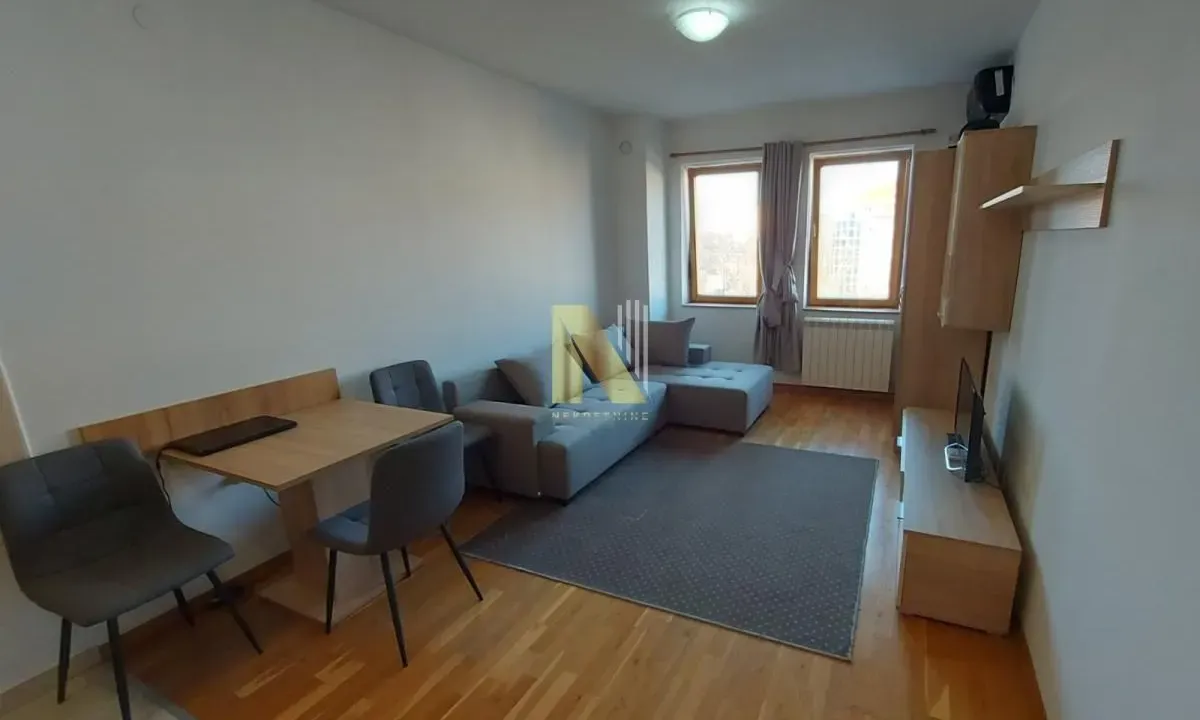 Izdavanje, garsonjera, 27m², Novi Sad, Srbija