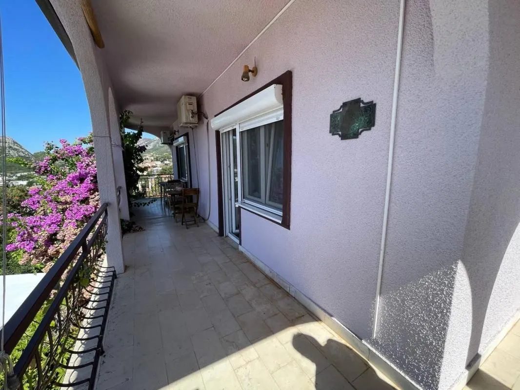 Prodaja, kuća, 205m², Sutomore, Bar