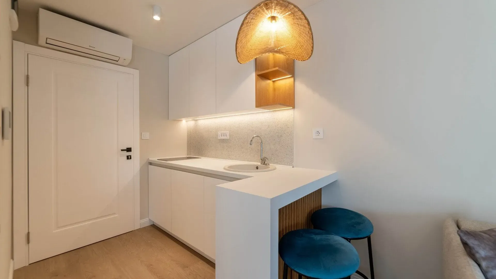 Sale, hospitality venue, 358m², Pržno, Budva
