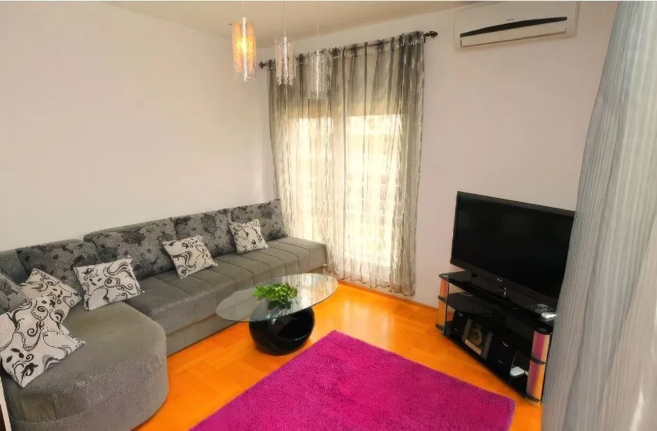 Rent, three bedroom apartment, 80m², Rozino, Budva