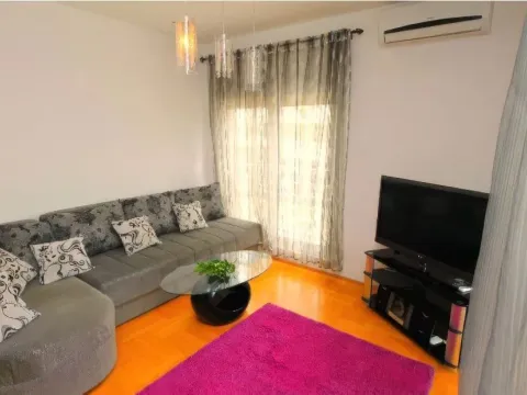 Rent, three bedroom apartment, 80m², Rozino, Budva - image 2
