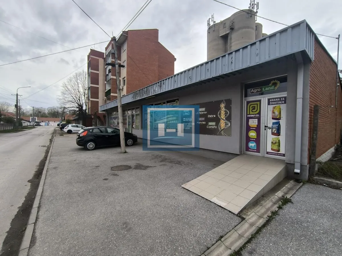 Rent, office space, 230m², Ćuprija, Srbija