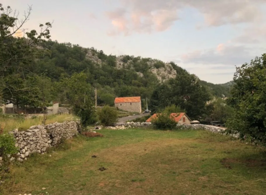 Prodaja, plac, 1428m², Bajice, Cetinje