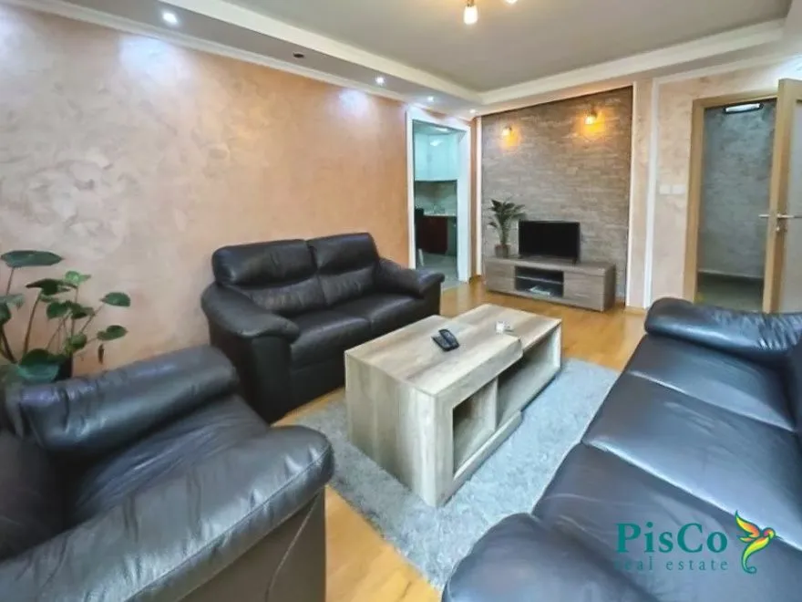 Izdavanje, dvosoban stan, 60m², Blok 5, Podgorica