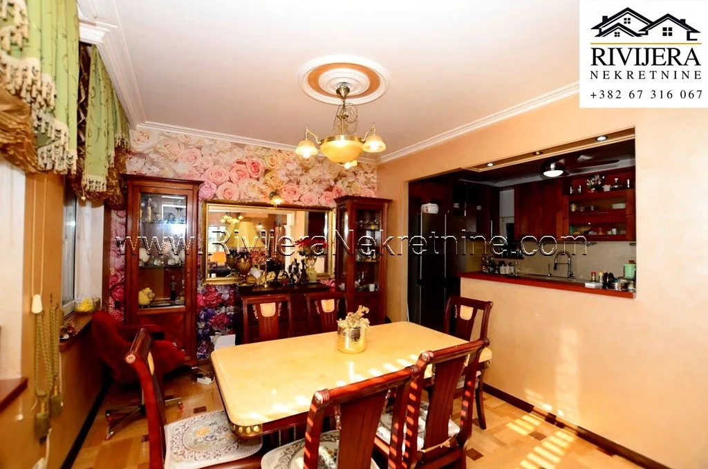 Prodaja, kuća, 296m², Centar, Herceg Novi