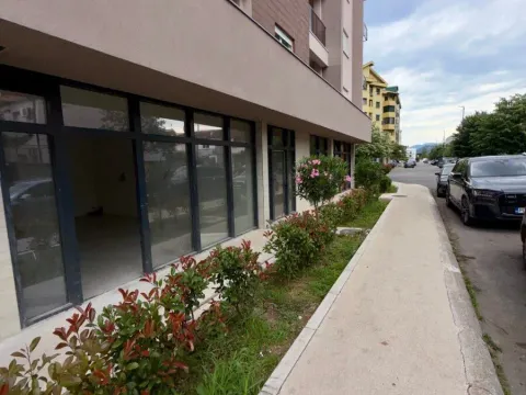 Rent, office space, 57m², Stari Aerodrom, Podgorica - image 2